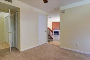 15206 W Pond Woods Dr, Tampa, FL 33618 - Photo 19