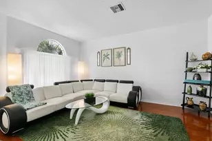 11426 Zenith Cir, Tampa, FL 33635 - Photo 7