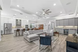 31469 Chesapeake Bay Dr, Wesley Chapel, FL 33543 - Photo 3