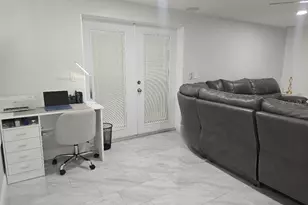 7002 Danewood Ct, Tampa, FL 33615 - Photo 7