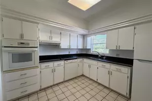 2383 Netherlands Dr, Clearwater, FL 33763 - Photo 9