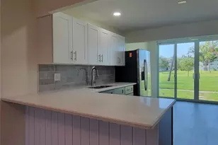 4880 Locust St NE, Saint Petersburg, FL 33703 - Photo 9