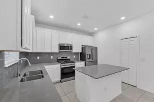 5741 Spotted Harrier Wy, Lithia, FL 33547 - Photo 7