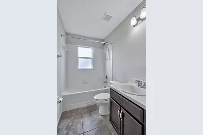 7056 Gideon Circle, Zephyrhills, FL 33541 - Photo 27