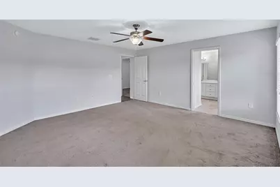 7056 Gideon Circle, Zephyrhills, FL 33541 - Photo 17