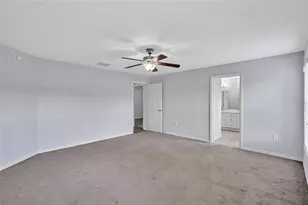7056 Gideon Cir, Zephyrhills, FL 33541 - Photo 17