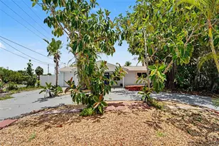 13714 Allyn Dr, Hudson, FL 34667 - Photo 3