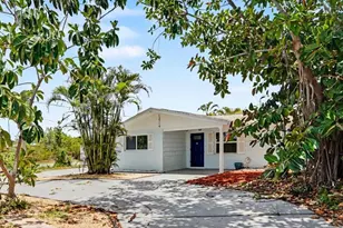 13714 Allyn Dr, Hudson, FL 34667 - Photo 3