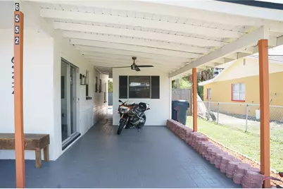 6552 S West Shore Circle, Tampa, FL 33616 - Photo 35