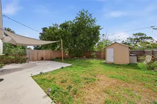 1565 Connecticut Ave NE, Saint Petersburg, FL 33703 - Photo 35