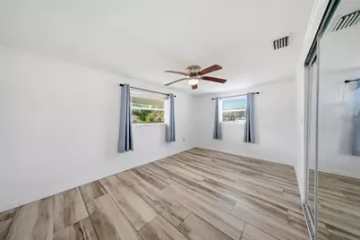 1565 Connecticut Avenue NE, Saint Petersburg, FL 33703 - Photo 29