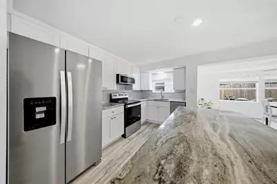 1565 Connecticut Avenue NE, Saint Petersburg, FL 33703 - Photo 11