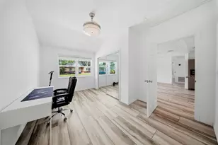 1565 Connecticut Ave NE, Saint Petersburg, FL 33703 - Photo 21