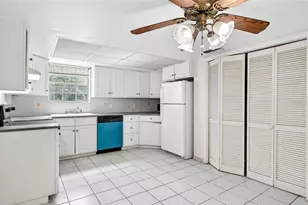 14452 Reuter Strasse, Tampa, FL 33613 - Photo 7