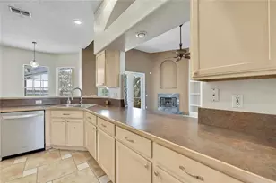 300 Hampshire Ave, Spring Hill, FL 34606 - Photo 11