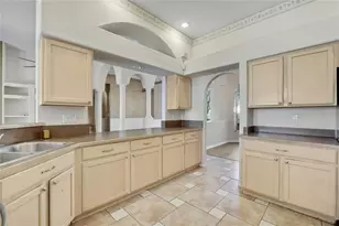 300 Hampshire Ave, Spring Hill, FL 34606 - Photo 13
