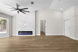 911 Valley View Cir, Palm Harbor, FL 34684 - Photo 13