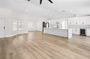 911 Valley View Cir, Palm Harbor, FL 34684 - Photo 5