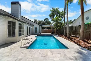 911 Valley View Cir, Palm Harbor, FL 34684 - Photo 37
