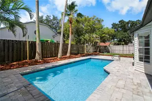 911 Valley View Cir, Palm Harbor, FL 34684 - Photo 3