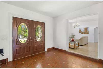 850 36th Avenue S, Saint Petersburg, FL 33705 - Photo 3