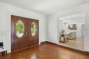 850 36th Ave S, Saint Petersburg, FL 33705 - Photo 3