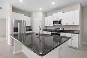 6823 King Crk Dr, Sun City Center, FL 33573 - Photo 13