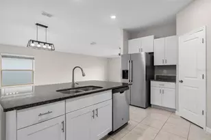6823 King Crk Dr, Sun City Center, FL 33573 - Photo 15