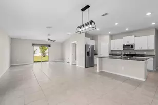 6823 King Crk Dr, Sun City Center, FL 33573 - Photo 5