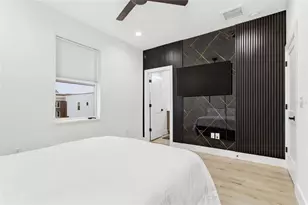 215 W Columbus Dr, Tampa, FL 33602 - Photo 27