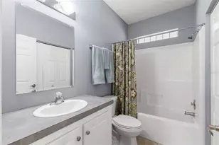 124 Americana Ct NE, Saint Petersburg, FL 33702 - Photo 21