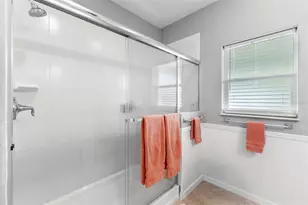 124 Americana Ct NE, Saint Petersburg, FL 33702 - Photo 19