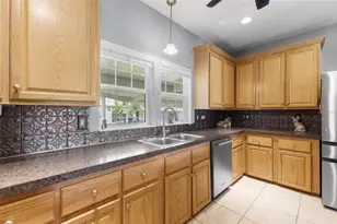 124 Americana Ct NE, Saint Petersburg, FL 33702 - Photo 15