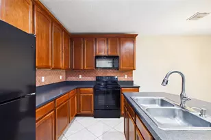 13128 Logan Captiva Ln, Gibsonton, FL 33534 - Photo 11