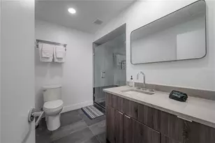 8757 Bay Pointe Dr, Tampa, FL 33615 - Photo 23