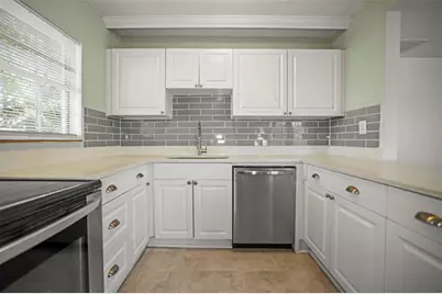 1511 35th Avenue N, Saint Petersburg, FL 33704 - Photo 9