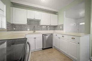 1511 35th Ave N, Saint Petersburg, FL 33704 - Photo 11
