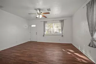 1511 35th Ave N, Saint Petersburg, FL 33704 - Photo 7