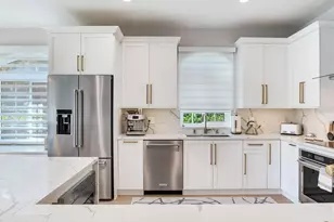 6302 Vista Verde Dr E, Saint Petersburg, FL 33707 - Photo 27