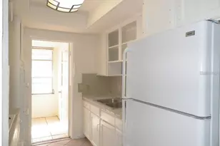 911 Washington Ave, Largo, FL 33770 - Photo 9