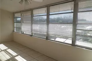 911 Washington Ave, Largo, FL 33770 - Photo 11