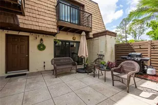 15307 W Pond Woods Dr, Tampa, FL 33618 - Photo 3