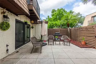 15307 W Pond Woods Dr, Tampa, FL 33618 - Photo 5