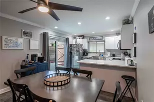 15307 W Pond Woods Dr, Tampa, FL 33618 - Photo 13