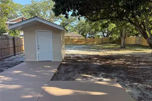 3726 18th Ave S, Saint Petersburg, FL 33711 - Photo 3