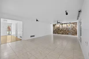 1903 Oro Ct, Clearwater, FL 33764 - Photo 5