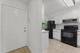 3001 58th Ave S, Saint Petersburg, FL 33712 - Photo 3
