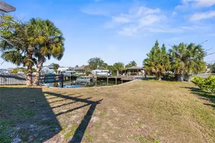 13726 Michelle Ave, Hudson, FL 34667 - Photo 19