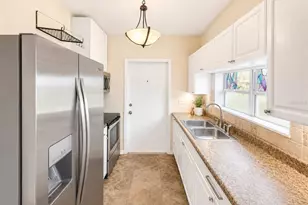 201 35th St S, Saint Petersburg, FL 33711 - Photo 7