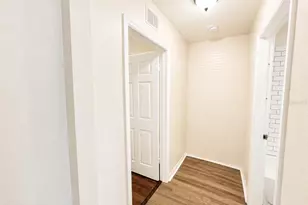201 35th St S, Saint Petersburg, FL 33711 - Photo 9